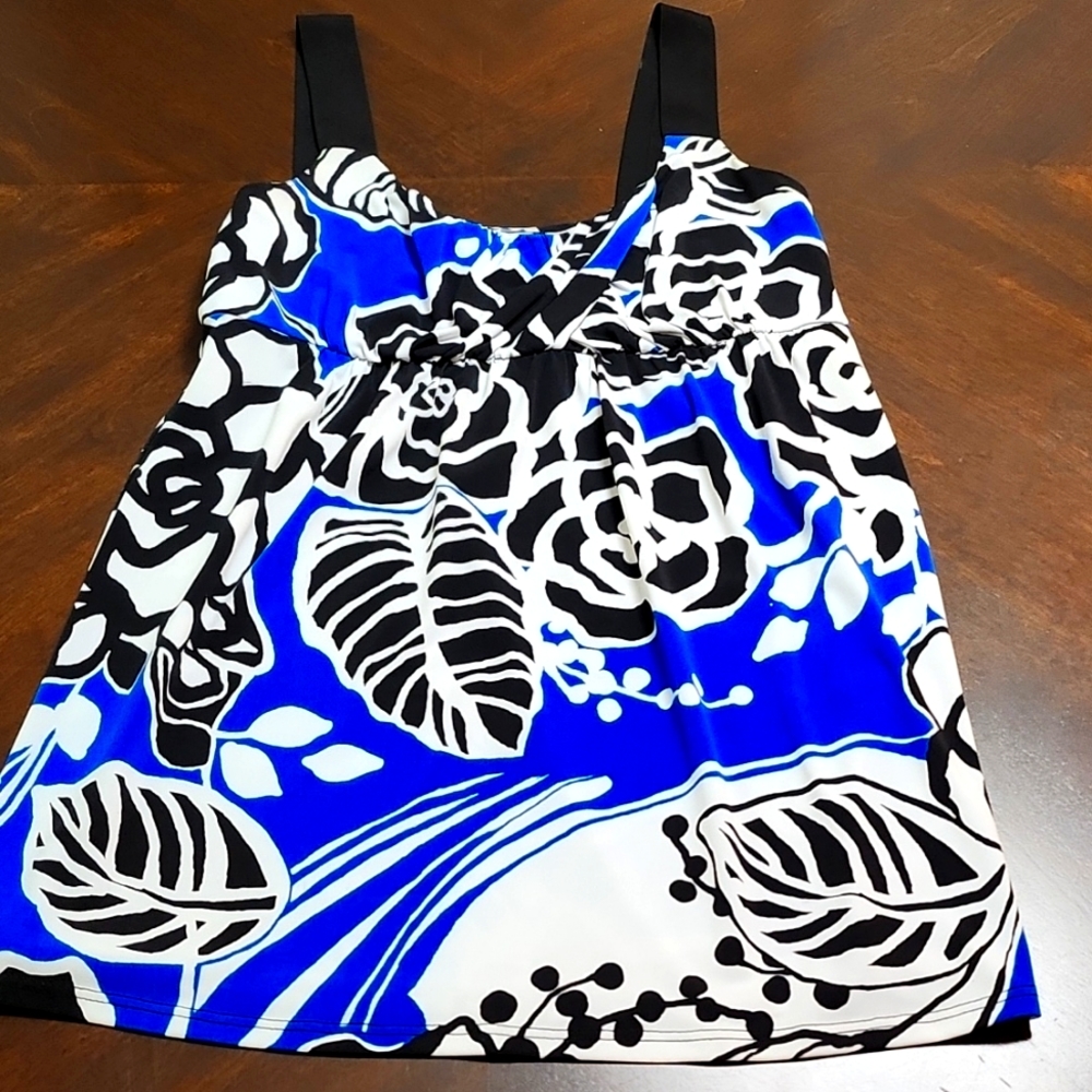 INC women's sleeveless top